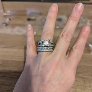 Jeulia Milgrain Princess Cut Sterling Silver Ring set